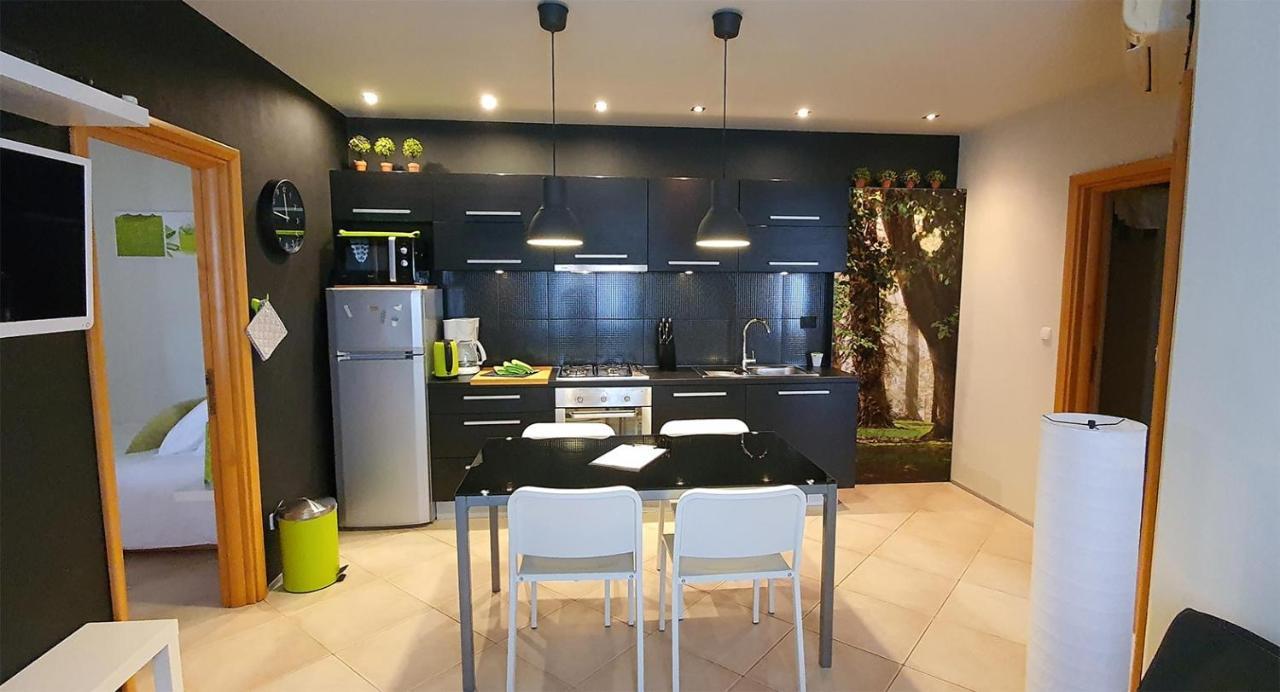 Apartments Macaklin Vodice Exterior foto